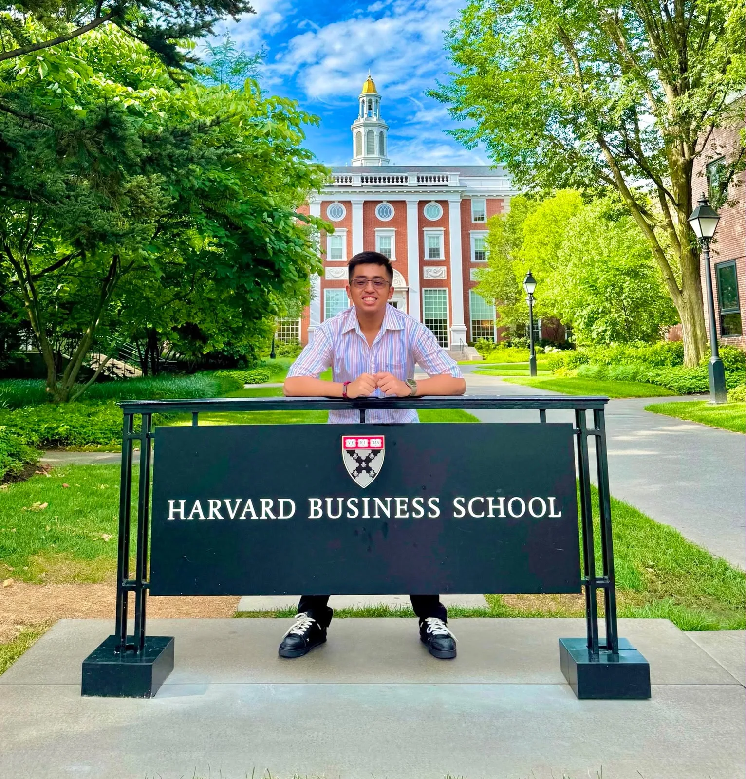 Sultan Flambo Albana bersama tim di Harvard Business School